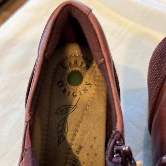Earth Origins leather maroon super comfy shoes - Picture 7 of 11